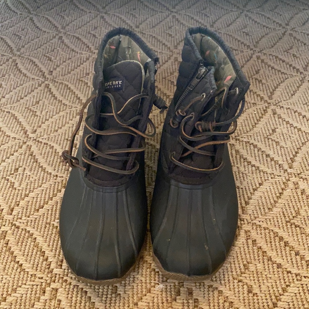 Sperry duck boots barely worn!